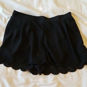 Black Scalloped Linen Shorts Size Small